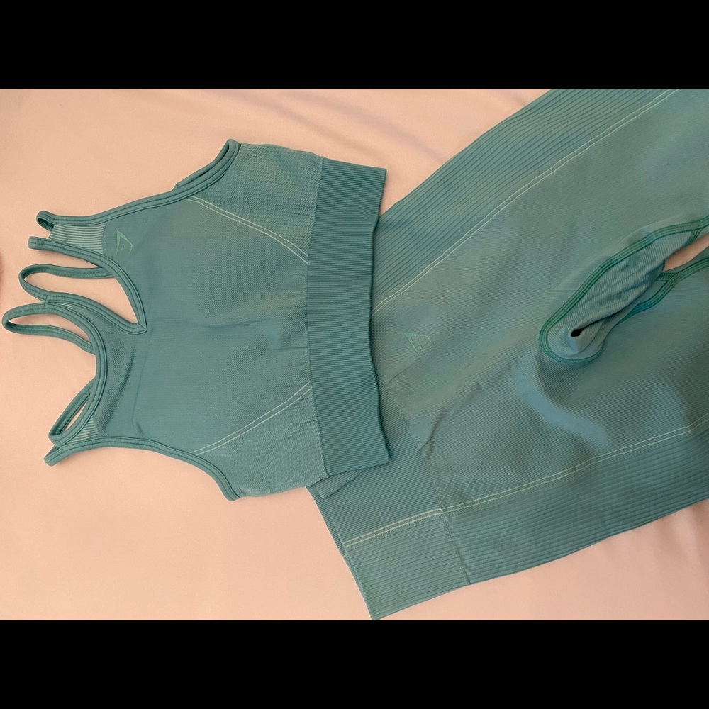 Gymshark sports bra and leggings set